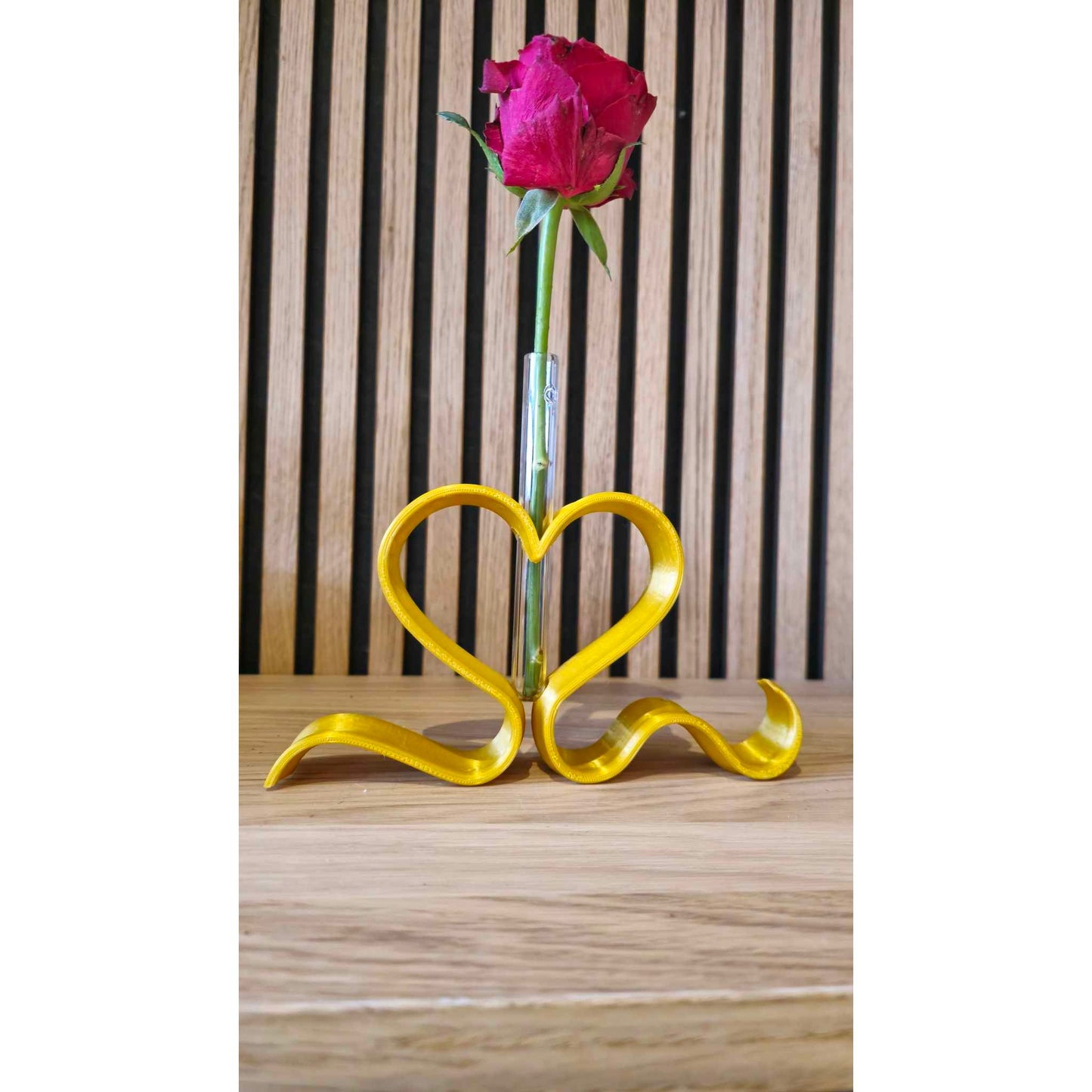 Exclusieve gouden 3D-geprinte hartvormige vaas