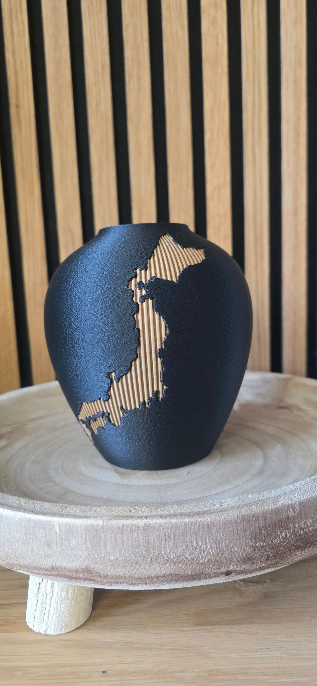 Kintsu Nihon – Vaas met Japans Kaartsilhouet