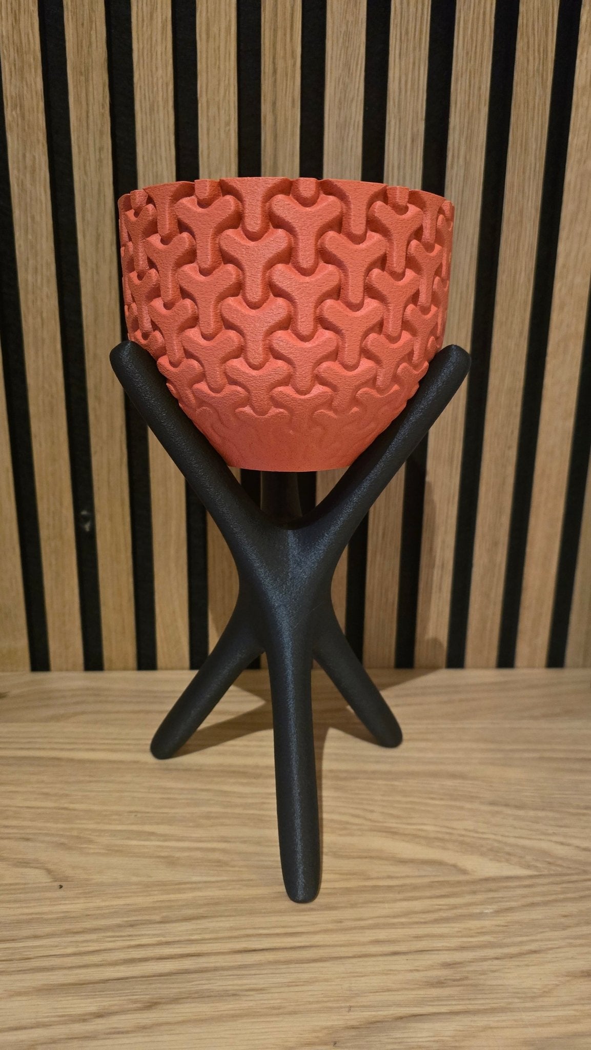 Tangle Bloempot met Zwarte Staander - 3D Geprint 30cm - Het Oekedoeleke